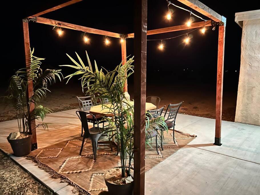 Serene Modern Home Backdoor With Great Wifi, Games, Movies, Patio Seating And Bbq Easy Access To North Joshua Tree National Park In 10 Minutes تونتي ناين بالمز المظهر الخارجي الصورة